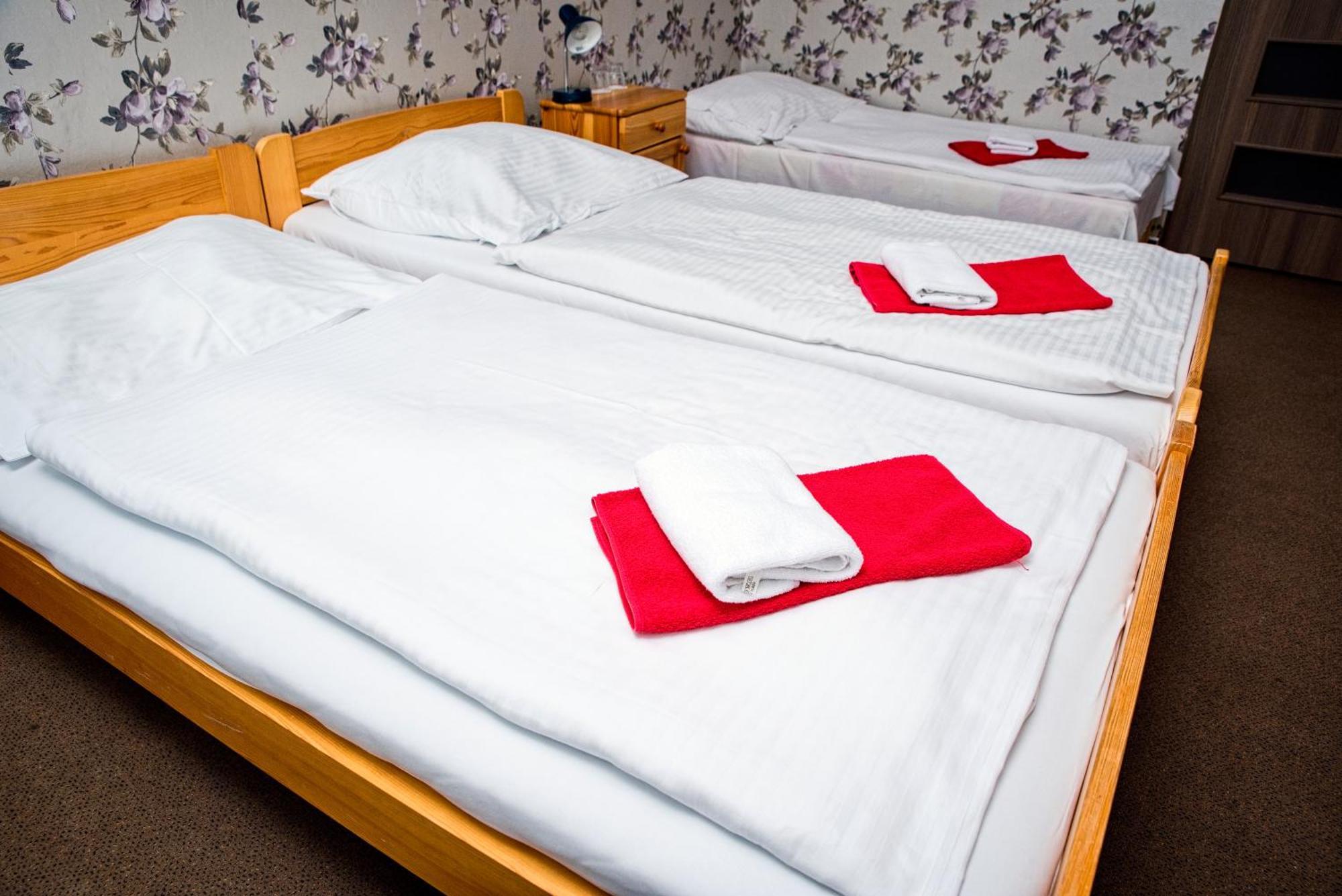 Hotel Zimni Stadion 纳霍德 外观 照片