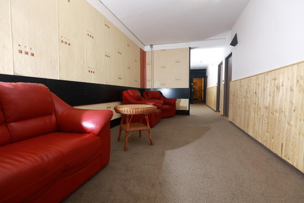 Hotel Zimni Stadion 纳霍德 外观 照片